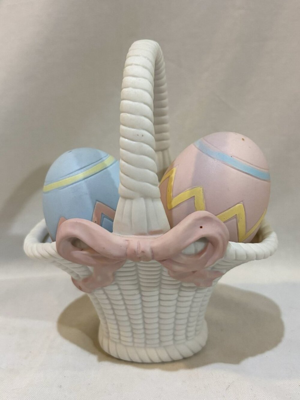VTG Enesco Porcelain Easter Basket & Eggs Pastel Salt & Pepper Shaker Set Taiwan